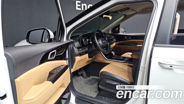 Kia Canival 2023 — photo 10