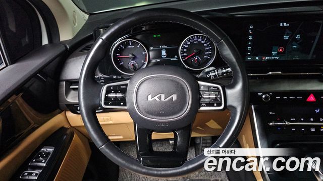 Kia Canival 2023 — photo 11