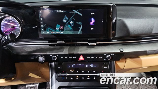 Kia Canival 2023 — photo 12