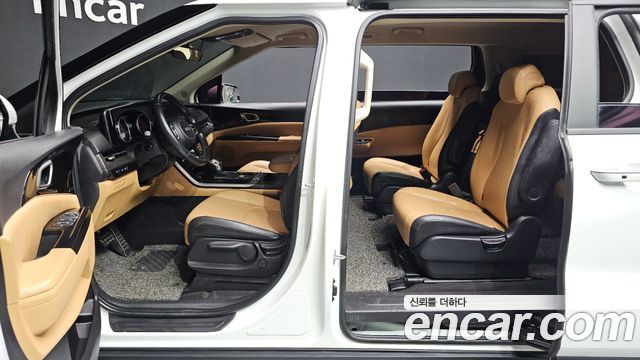 Kia Canival 2023 — photo 18