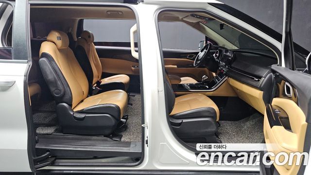 Kia Canival 2023 — photo 19