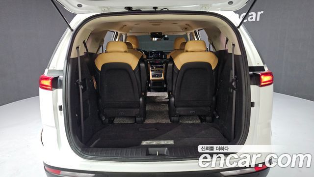 Kia Canival 2023 — photo 20