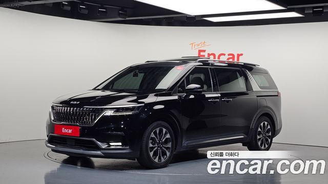Kia Canival 2023 — photo 1