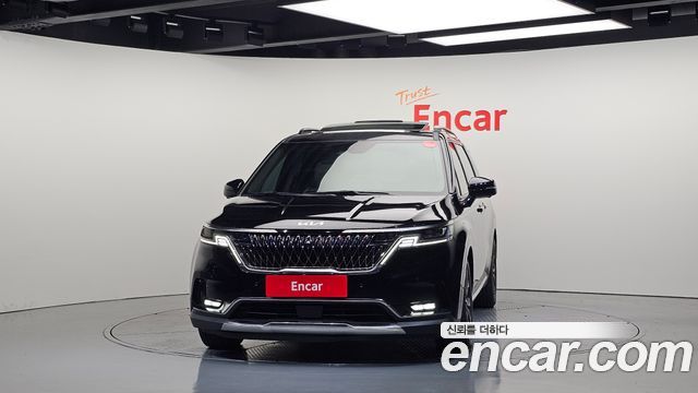 Kia Canival 2023 — photo 3