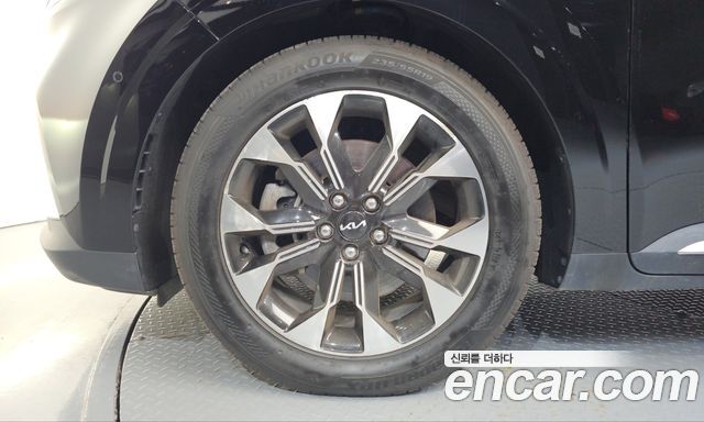 Kia Canival 2023 — photo 5