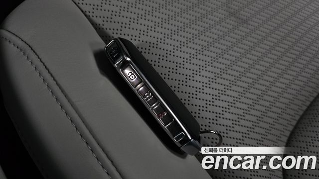 Kia Canival 2023 — photo 22