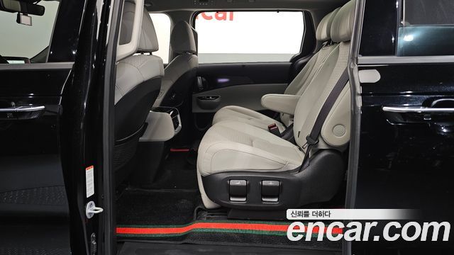 Kia Canival 2023 — photo 26