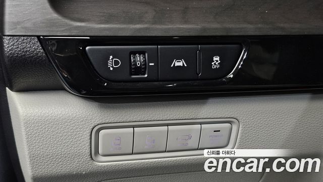 Kia Canival 2023 — photo 28