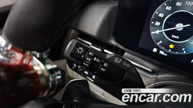 Kia Canival 2023 — photo 35