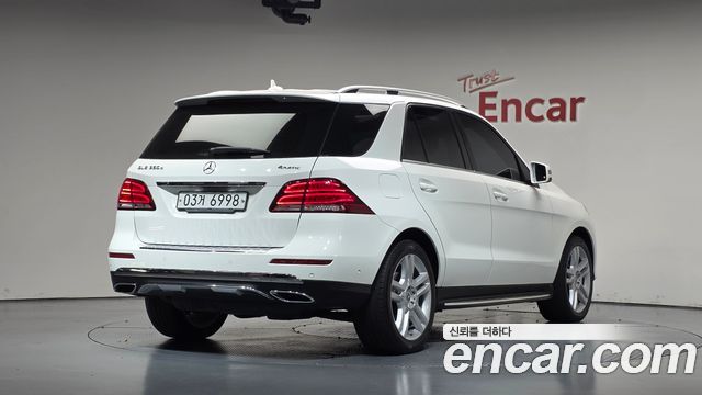 Mercedes-Benz GLE-Class 2018 — photo 2