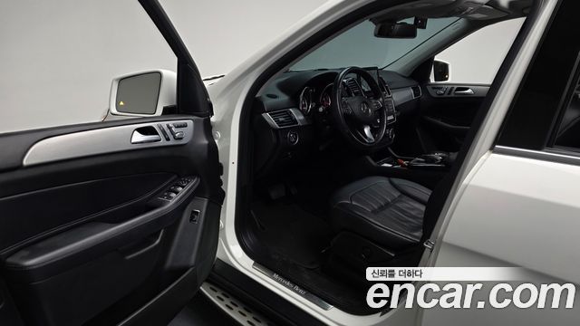 Mercedes-Benz GLE-Class 2018 — photo 13