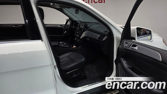 Mercedes-Benz GLE-Class 2018 — photo 17
