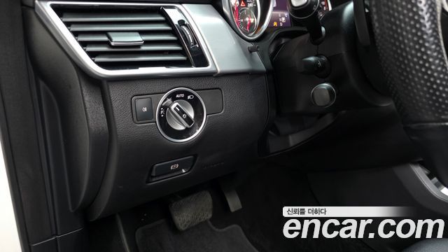 Mercedes-Benz GLE-Class 2018 — photo 28