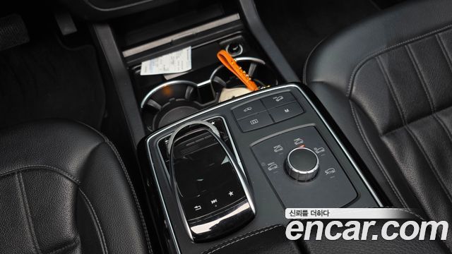 Mercedes-Benz GLE-Class 2018 — photo 33