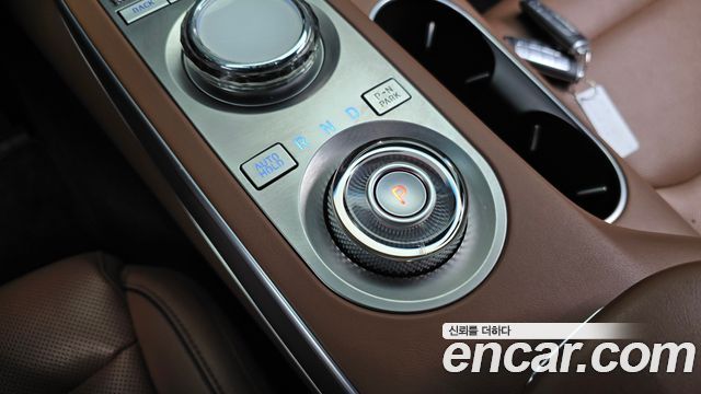 Genesis GV70 2023 — photo 9
