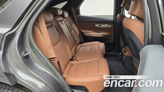 Genesis GV70 2023 — photo 11