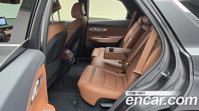 Genesis GV70 2023 — photo 12