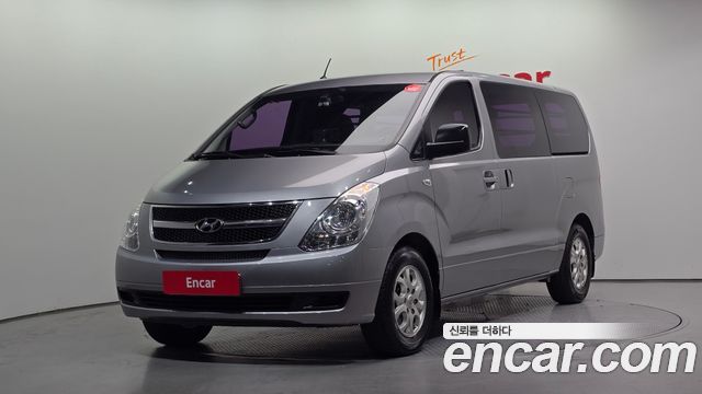 Hyundai Starex 2011 — photo 1