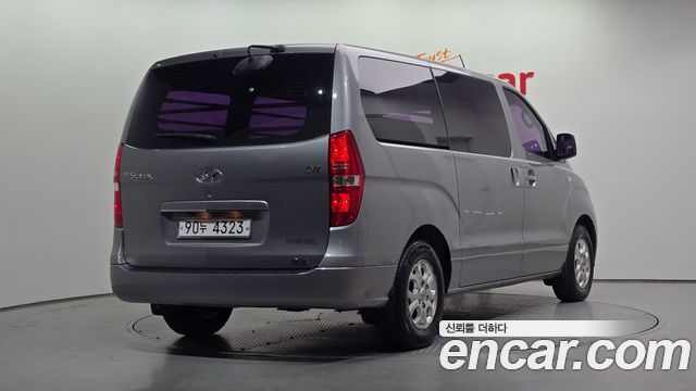 Hyundai Starex 2011 — photo 2