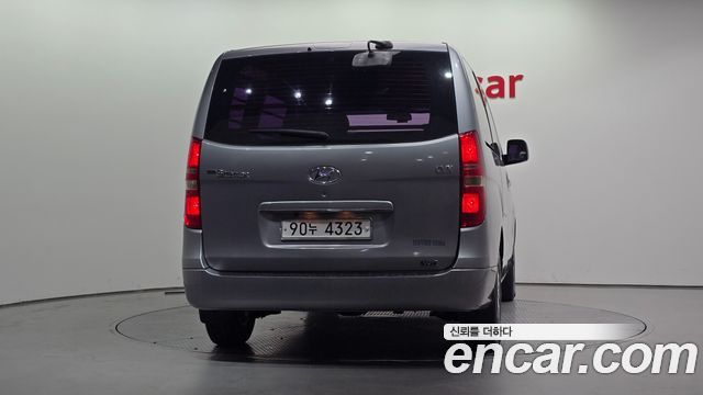 Hyundai Starex 2011 — photo 4