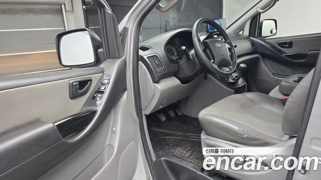 Hyundai Starex 2011 — photo 10