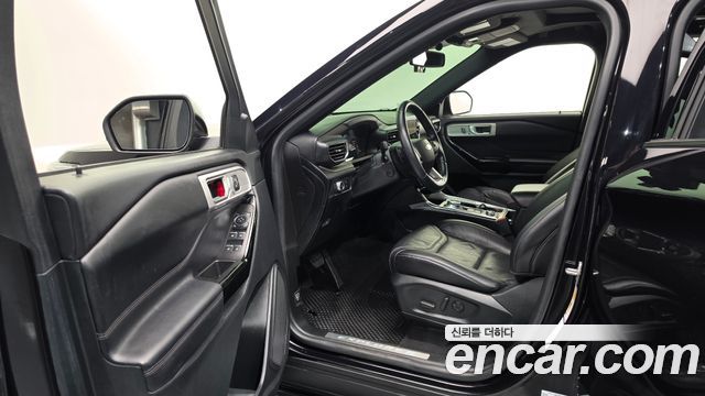 Ford Explorer 2021 — photo 13