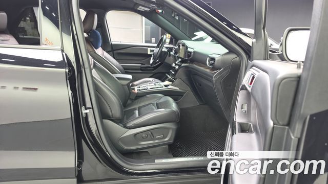 Ford Explorer 2021 — photo 17