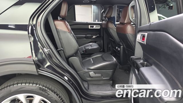 Ford Explorer 2021 — photo 18