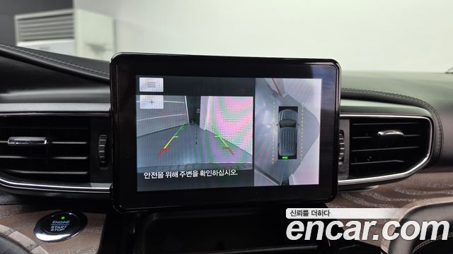 Ford Explorer 2021 — photo 21