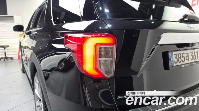 Ford Explorer 2021 — photo 9