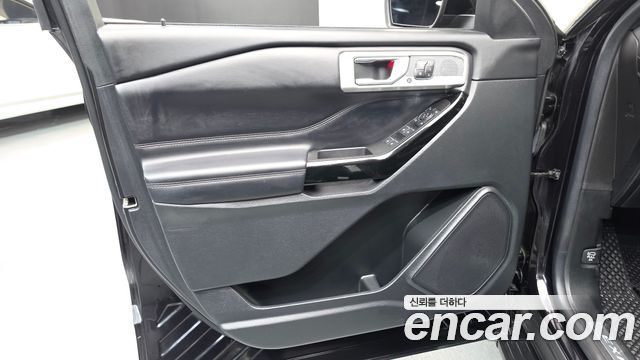 Ford Explorer 2021 — photo 14