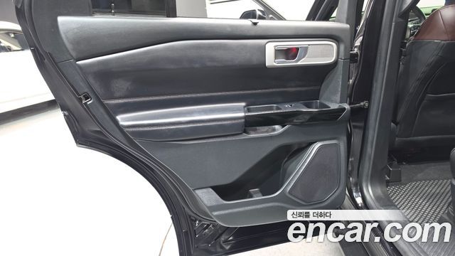 Ford Explorer 2021 — photo 15