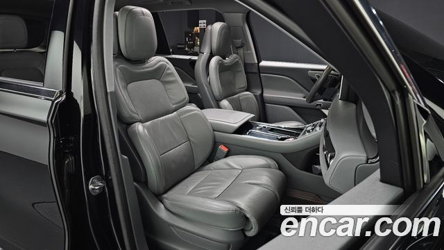 Lincoln Aviator 2021 — photo 13
