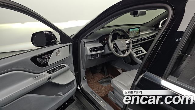 Lincoln Aviator 2021 — photo 17