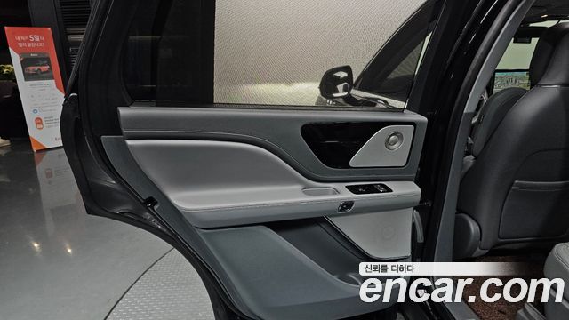 Lincoln Aviator 2021 — photo 15
