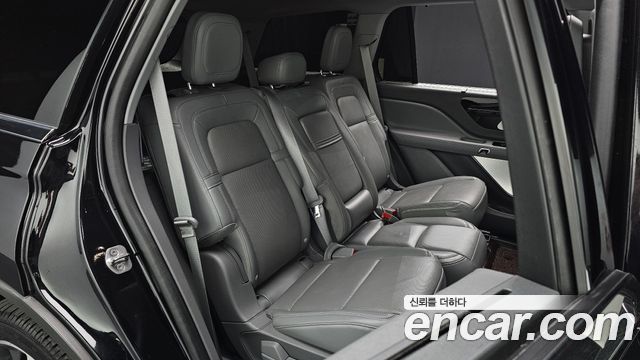 Lincoln Aviator 2021 — photo 16