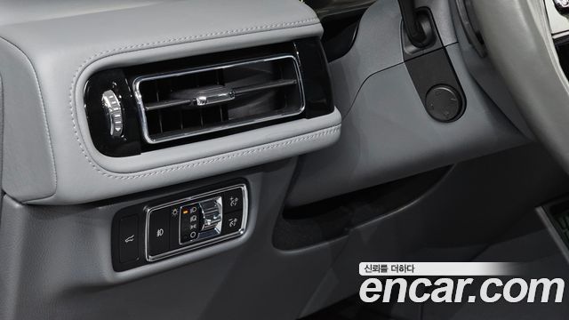 Lincoln Aviator 2021 — photo 28