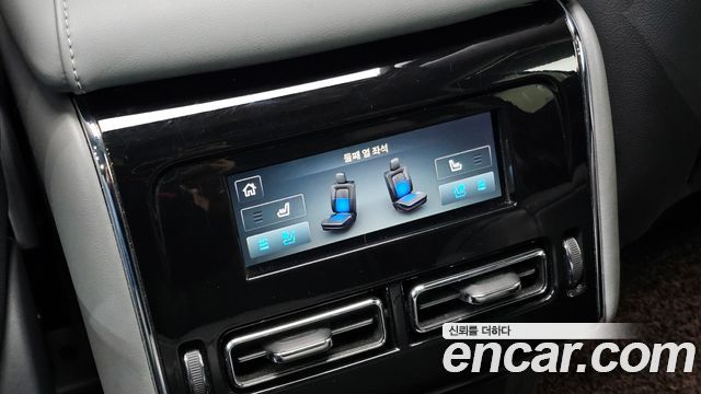 Lincoln Aviator 2021 — photo 31