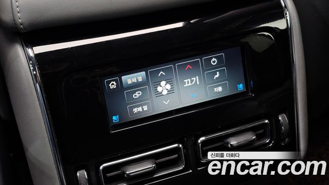 Lincoln Aviator 2021 — photo 32