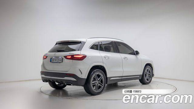 Mercedes-Benz GLA-Class 2026 — photo 2