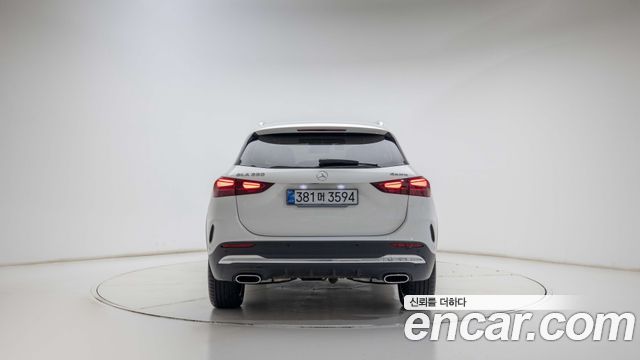 Mercedes-Benz GLA-Class 2026 — photo 4