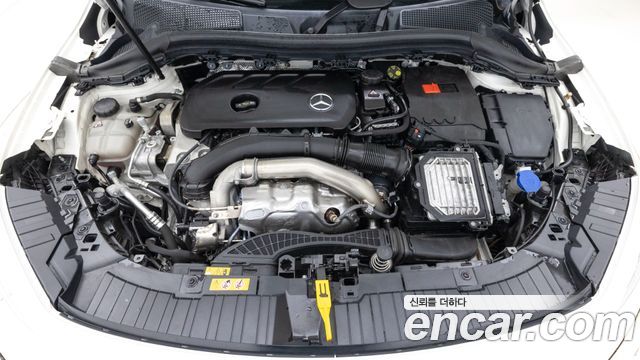 Mercedes-Benz GLA-Class 2026 — photo 6