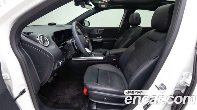 Mercedes-Benz GLA-Class 2026 — photo 14