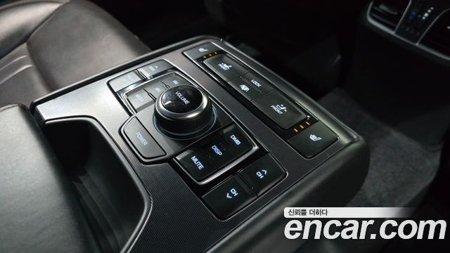 Genesis G80 2017 — photo 25