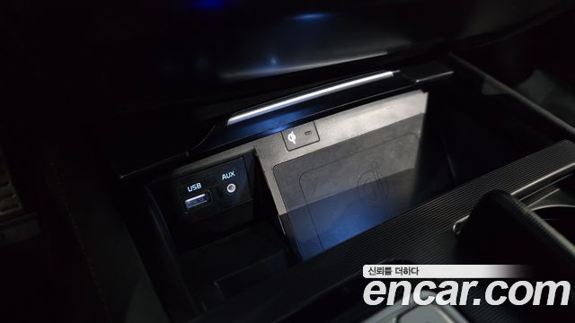 Genesis G80 2017 — photo 28