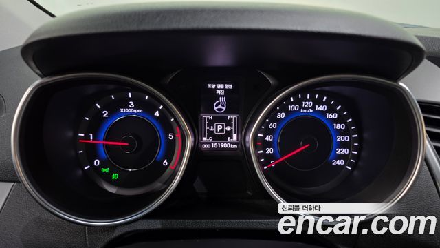Hyundai AVANTE 2014 — photo 11