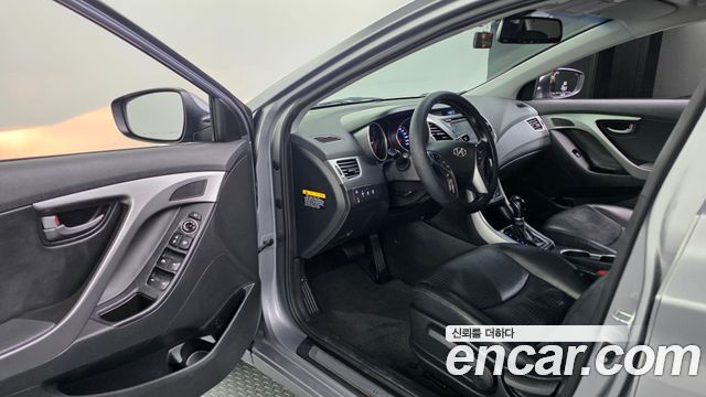 Hyundai AVANTE 2014 — photo 13