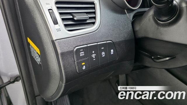 Hyundai AVANTE 2014 — photo 23