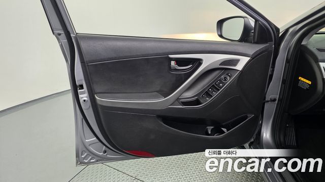 Hyundai AVANTE 2014 — photo 14