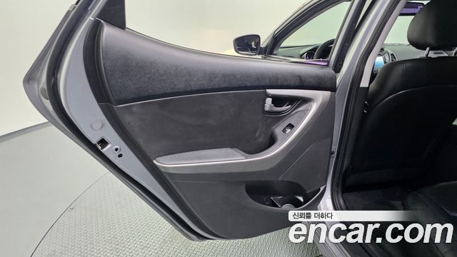 Hyundai AVANTE 2014 — photo 15